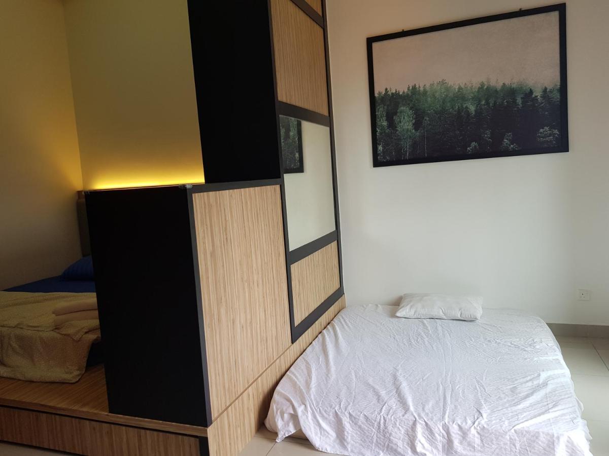 06- Austin Regency Taman Mount Austin Studio 4-5Pax Джохор-Бару Экстерьер фото