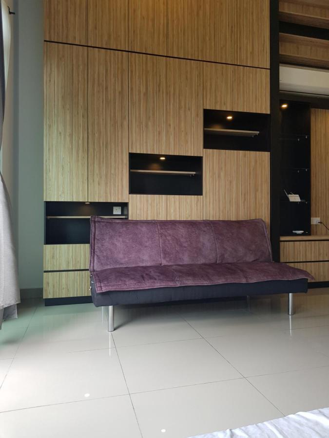 06- Austin Regency Taman Mount Austin Studio 4-5Pax Джохор-Бару Экстерьер фото