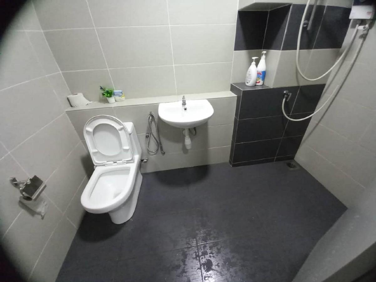 06- Austin Regency Taman Mount Austin Studio 4-5Pax Джохор-Бару Экстерьер фото